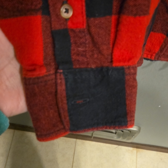 Old Navy Red and Black Buffalo Plaid Button-Down Shirt Sz S - Picture 4 of 6